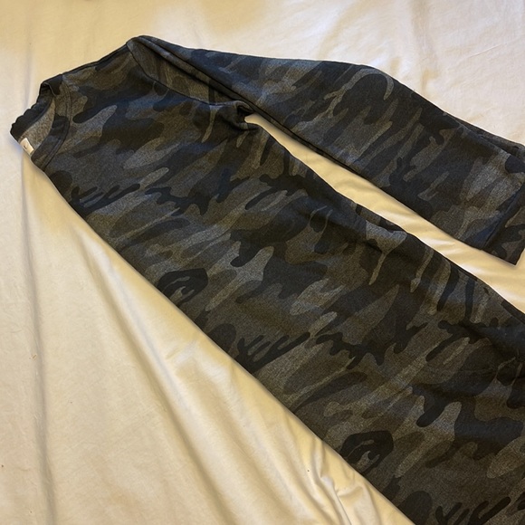 Velvet by Graham and Spencer camo dress - Picture 4 of 7